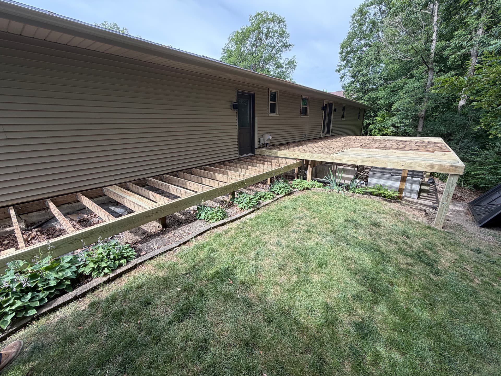 Gallery photos for Old Wood Deck Replaced With Low-Maintenance Composite in Defiance Ohio: Image #7