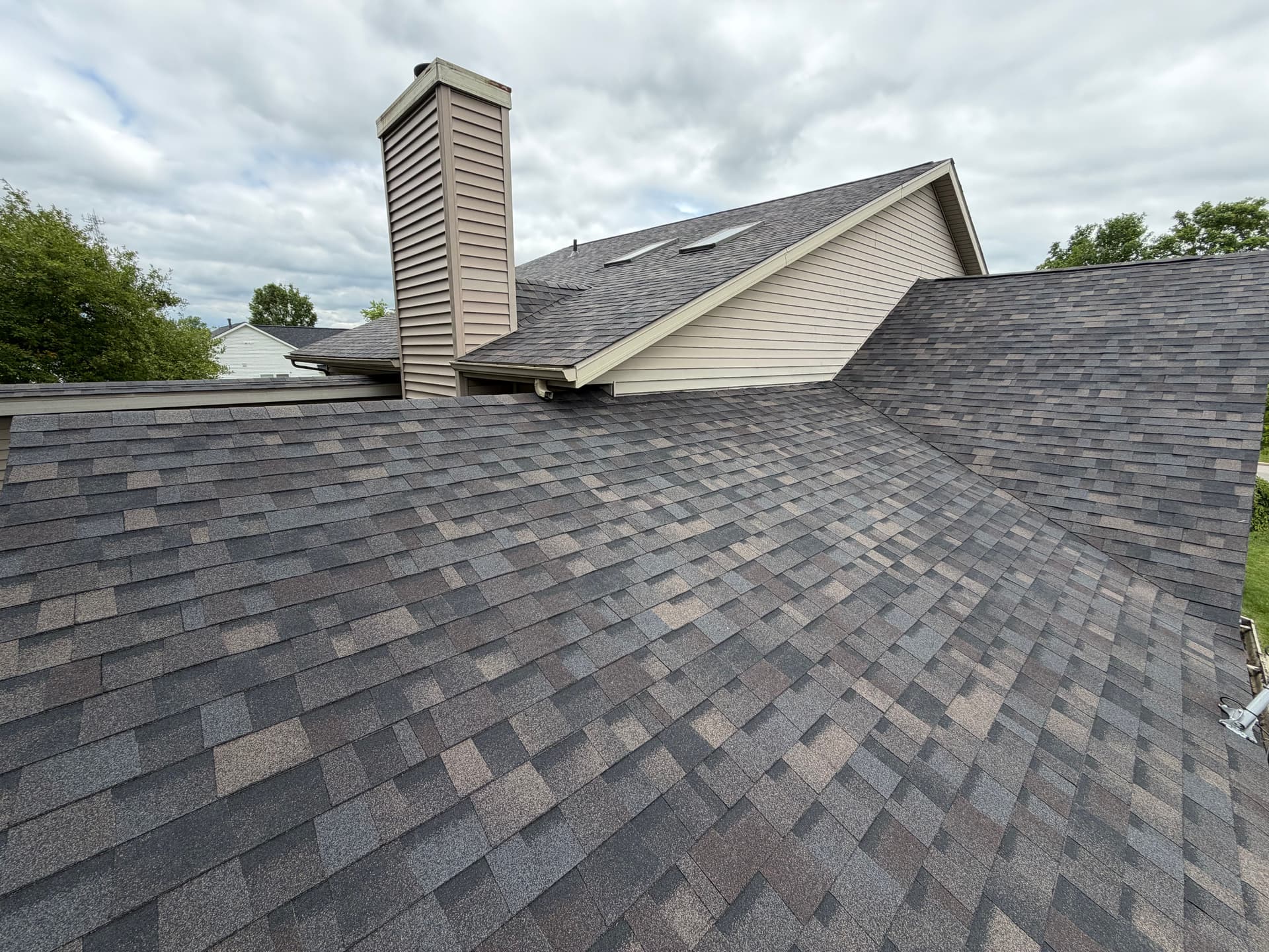 Gallery photos for Roof Replacement in Bryan Ohio with Owens Corning Black Sable: Image #1
