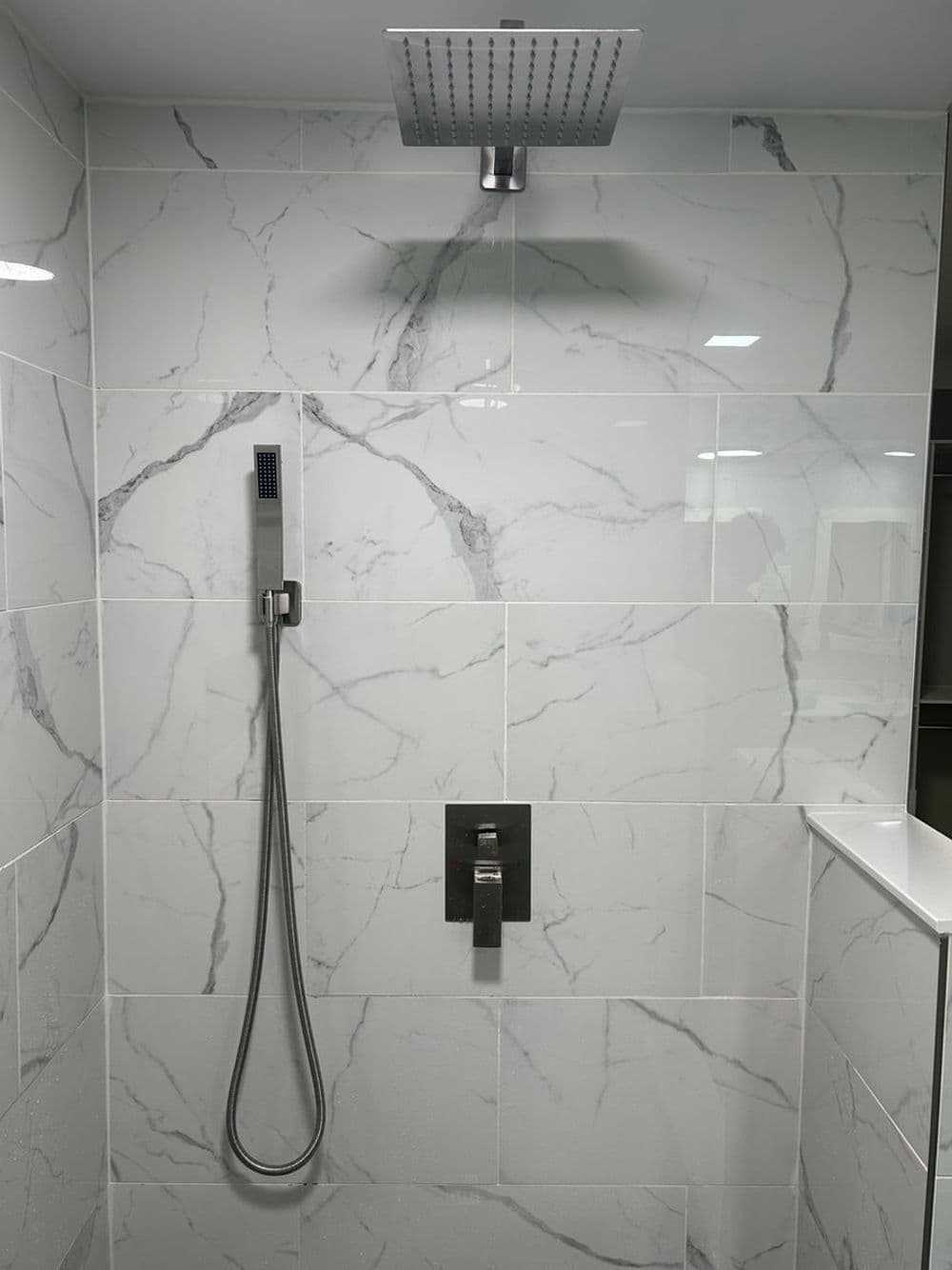 Gallery photos for Stunning Tile and Backsplash Transformations: Image #1